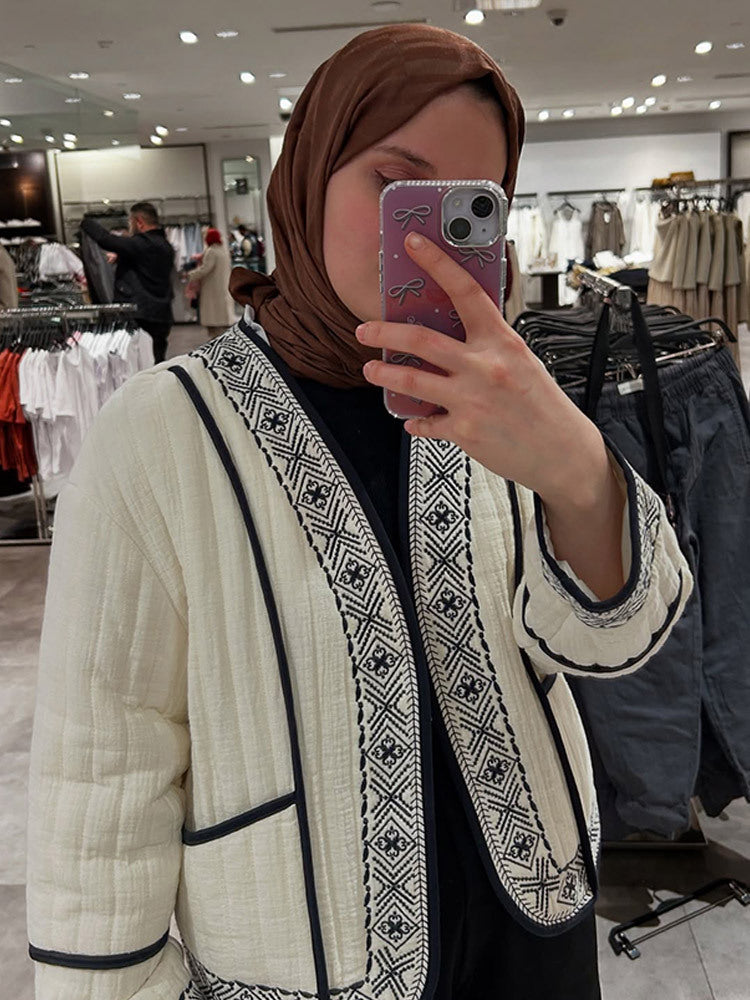 Damen Gestepptes Kimono-Cardigan mit geometrischer Stickbordüre Nord Taschen