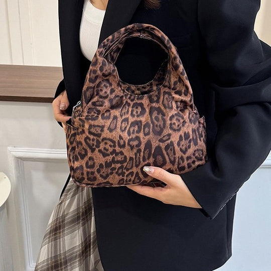 Damen Beuteltasche mit Leopardenmuster Nord Taschen