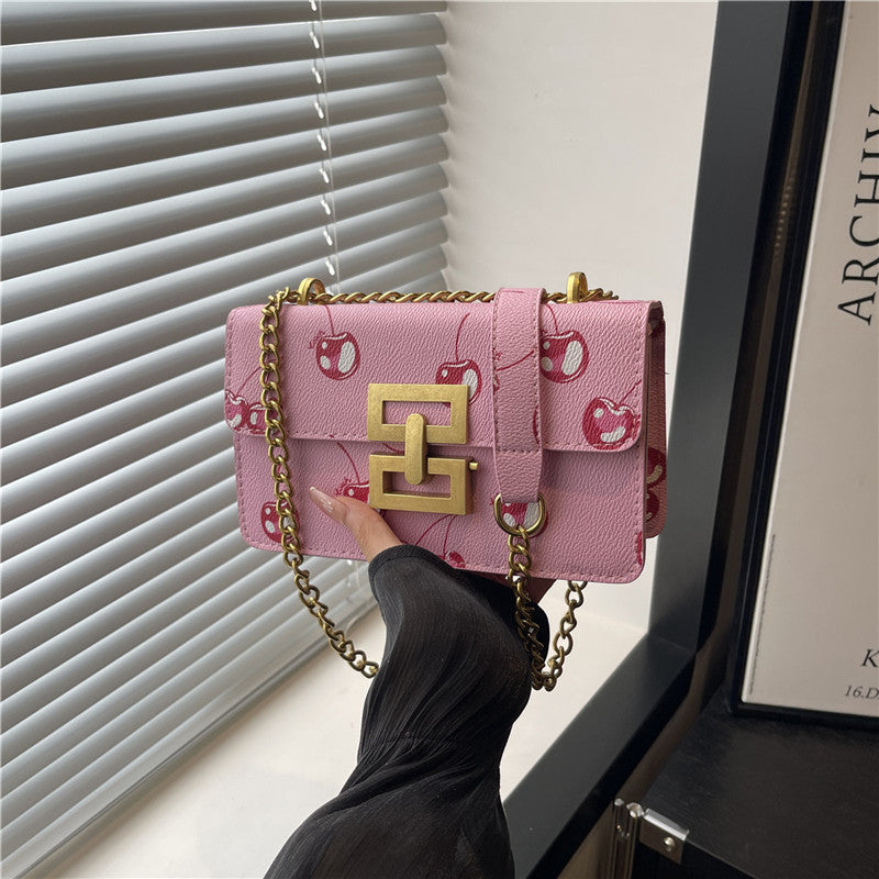 Damen Clutch mit elegantem Kettenriemen Nord Taschen