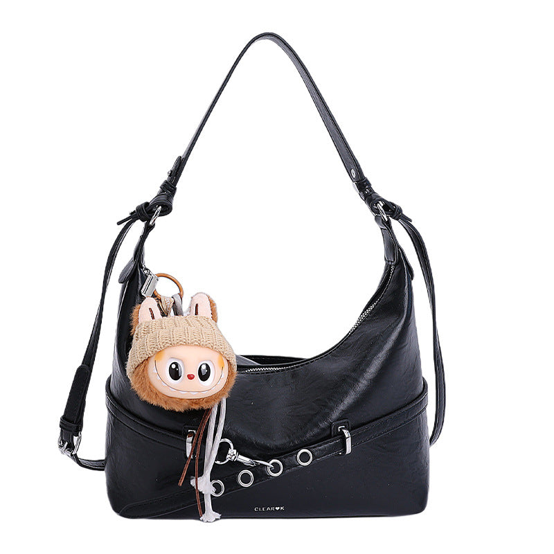 Damen modische Hobo-Tasche aus hochwertigem Kunstleder mit verspieltem Anhänger Nord Taschen