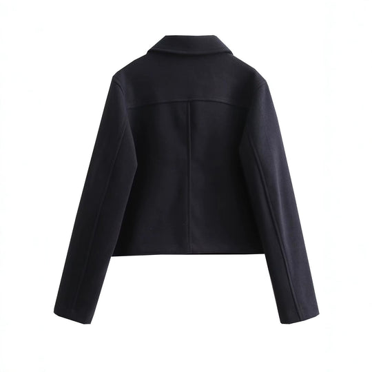 Damen Kurze Boxy-Wollmix-Jacke mit aufgesetzten Pattentaschen und goldfarbenen Zierknöpfen Nord Taschen