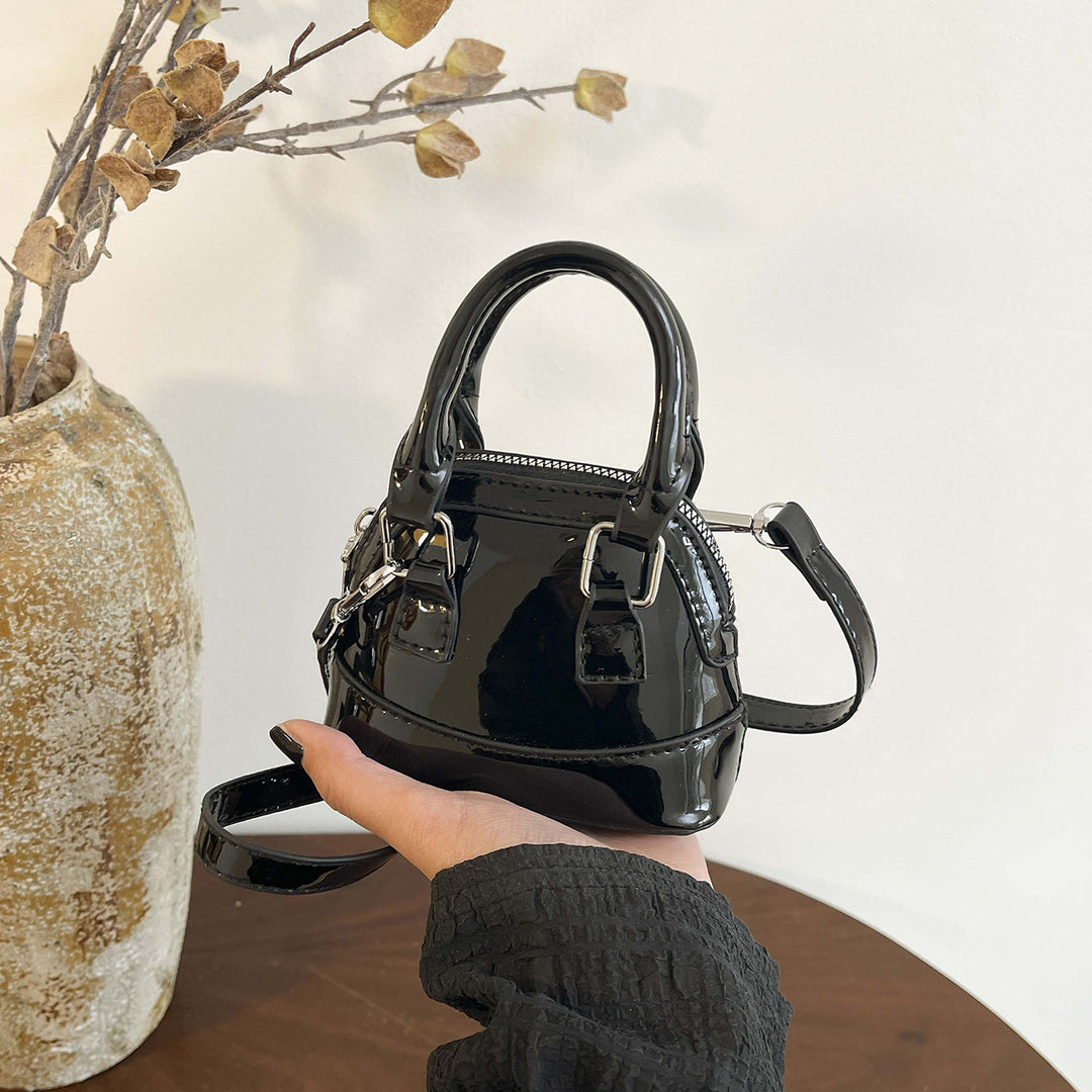 Damen Mini-Handtasche mit glänzender Oberfläche und modischem Reißverschluss Nord Taschen