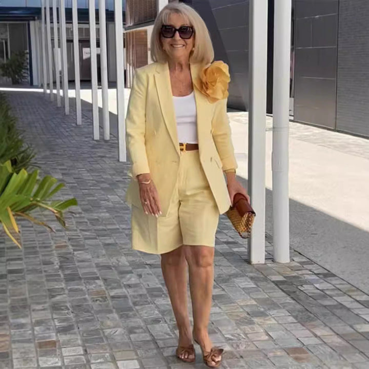 Damen Modisches Blazer-Shorts-Set mit doppelter Knopfleiste und eleganter Passform