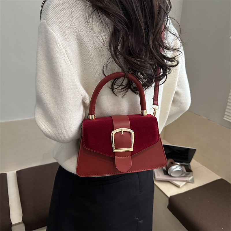 Damen Schultertasche mit eleganter Schnallenverzierung Nord Taschen