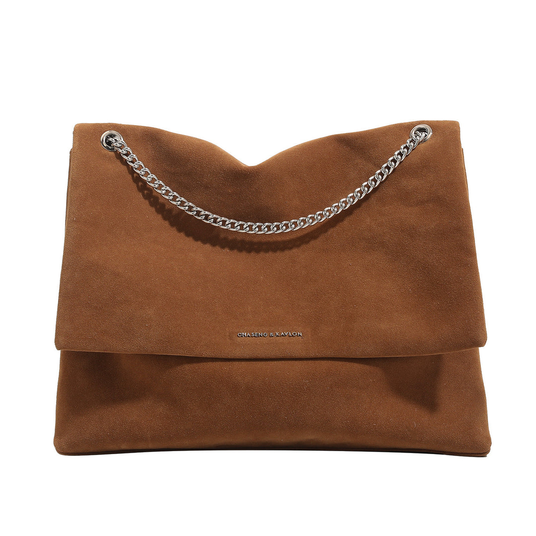 Damen Clutch-Tasche aus glänzendem Kunstleder mit dekorativem Kettenriemen Nord Taschen