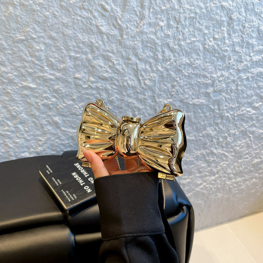 Damen Clutch im einzigartigen Schleifen-Design Nord Taschen