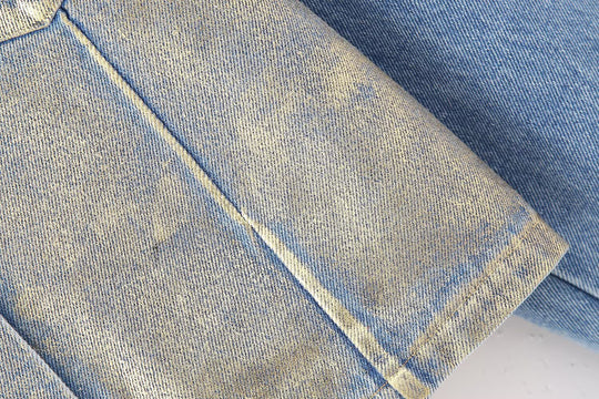 Damen Kurze Denim-Jacke mit Metallic-Finish und aufgesetzten Brusttaschen Nord Taschen