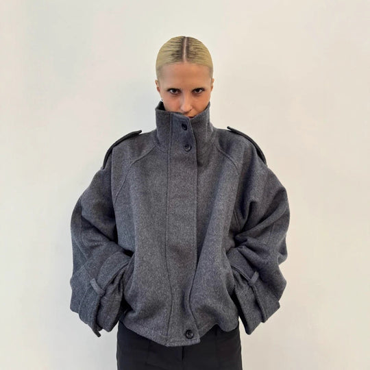 Damen Oversized Woll-Cropped-Jacke mit hohem Stehkragen und Ballonärmeln Nord Taschen