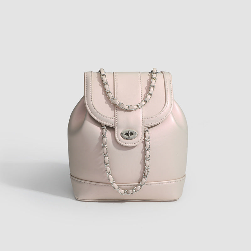 Damen Umhängetasche mit elegantem Kettenhenkel und stilvollem Faltendesign Nord Taschen
