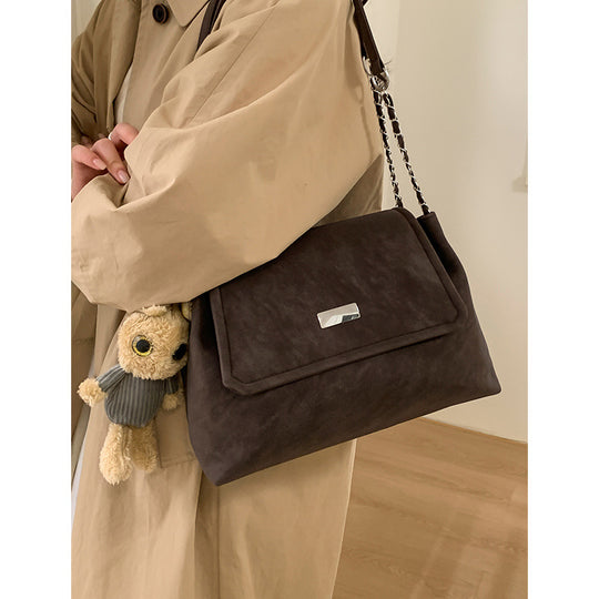 Damen Umhängetasche aus luxuriösem Kunstleder mit eleganter Kettenverzierung Nord Taschen