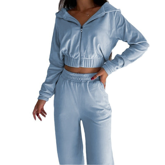 Damen Cropped Velours-Loungewear-Set mit Reißverschluss, Kapuze und High-Waist Jogpant Nord Taschen