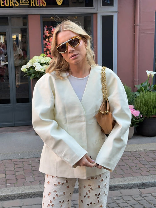 Damen Oversize-Blazer mit markanter Schulter und offener V‑Front Nord Taschen