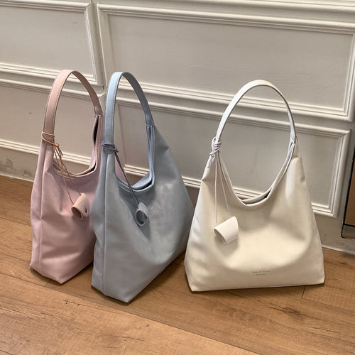Damen Hobo-Tasche aus hochwertigem, geschmeidigem Kunstleder mit praktischem Kordelzug Nord Taschen