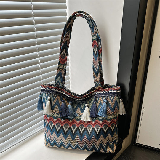 Damen Tragetasche mit stylishen Quasten und modernem Zickzackdesign Nord Taschen