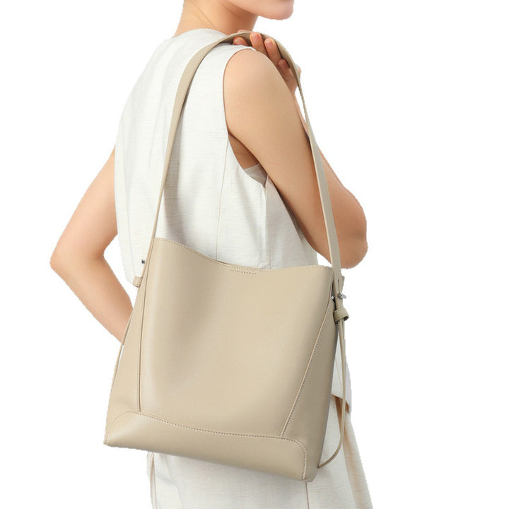 Damen Hobo-Tasche mit elegantem Faltendesign und verstellbarem Tragegurt Nord Taschen