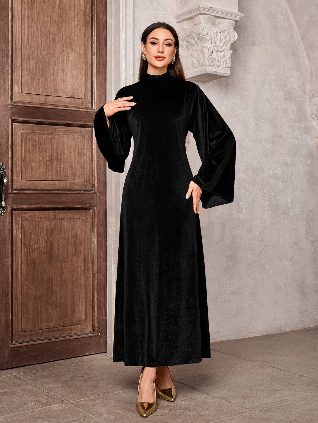 Damen Maxikleid aus Samt mit Stehkragen und Glockenärmeln Nord Taschen