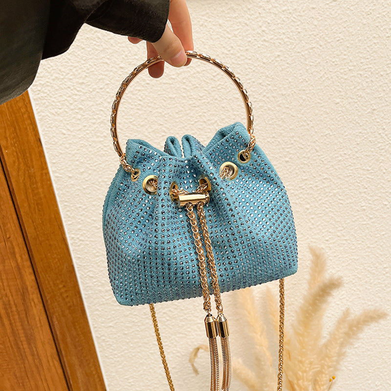 Damen glamouröse Umhängetasche mit auffälligem Kettenriemen Nord Taschen