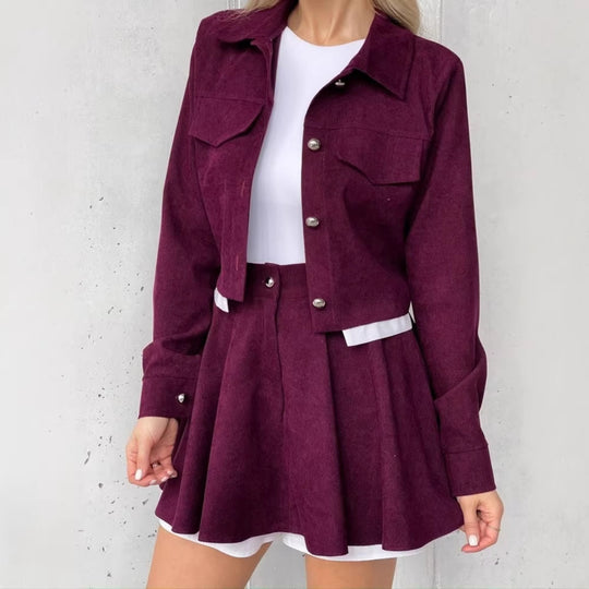 Damen kurzes Cordjacken- und Faltenrock-Set mit taillenhohem Faltenrock und cropped Hemdjacke Nord Taschen