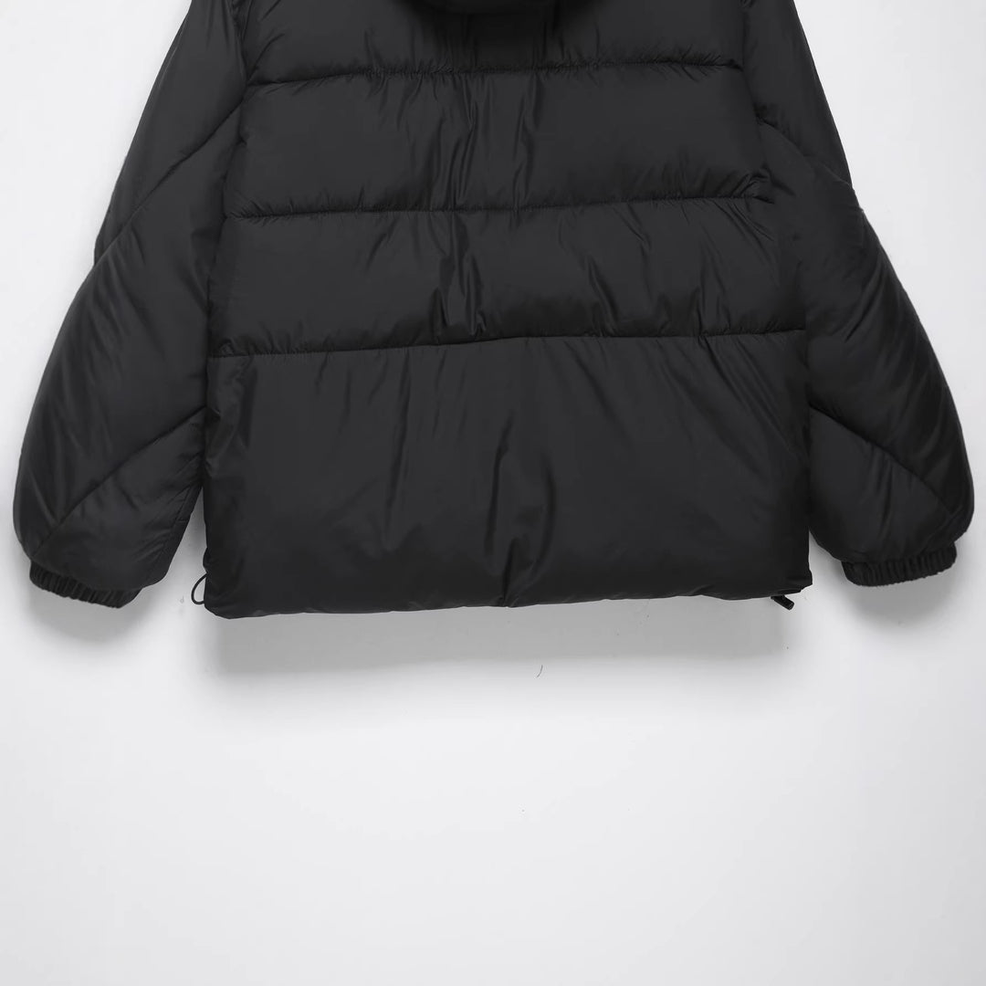 Damen Kurze boxy Funktionsjacke mit Kapuze, wattierter Isolierung und diagonalen Reißverschlusstaschen Nord Taschen