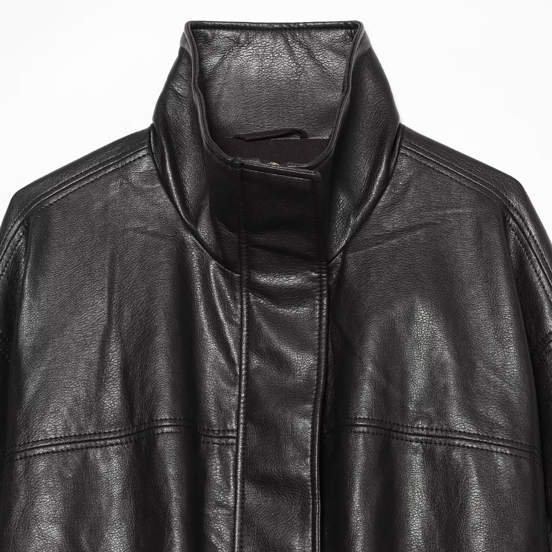 Damen Cropped Boxy Kunstlederjacke mit hohem Funnelkragen und verdeckter Leiste Nord Taschen
