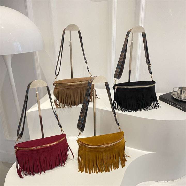 Damen Umhängetasche mit fransigen Details und dekorativem Gürtel Nord Taschen