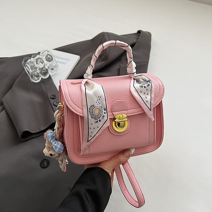Damenhandtasche mit dekorativem Seidenschal Nord Taschen