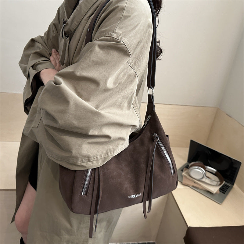 Damen modische Schultertasche mit dekorativen Reißverschlüssen Nord Taschen