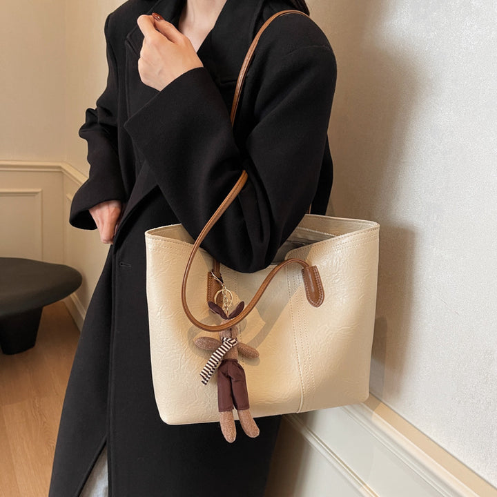 Damen stilvolle Tote-Tasche mit charmantem Schlüsselanhänger Nord Taschen