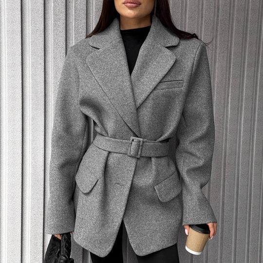 Damen Kurzmantel im Blazerstil aus Wollmix mit Taillengürtel & Pattentaschen Nord Taschen