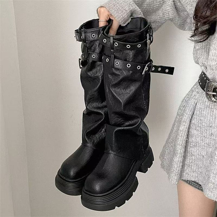 Damen Plateau-Stiefel mit modischem Schnallenverschluss und eleganter Faltenoptik