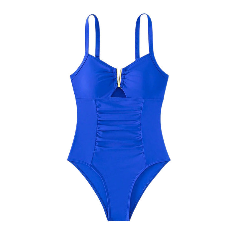 Damen Bademode mit raffinierter Schnittführung und eleganten Details