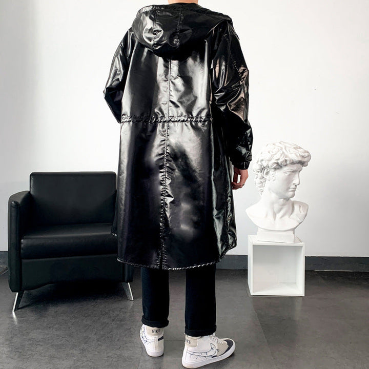 Herren reflektierende Regenjacke mit verstellbarem Kapuzenbereich und praktischen Taschen