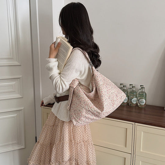 Damen Hobo-Tasche mit floralem Muster und praktischem Innenorganizer Nord Taschen