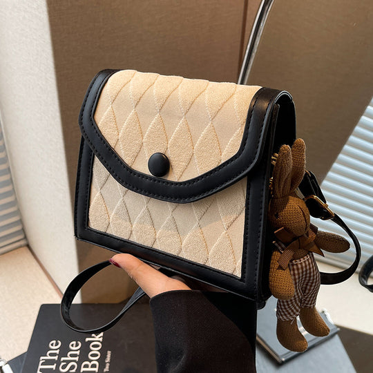 Damen modische Umhängetasche mit edlem Rautenstepp Nord Taschen