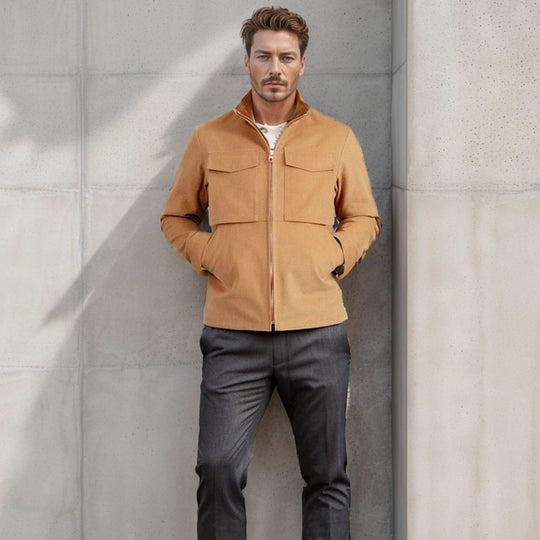 Herren Kurze Denim-Fieldjacke mit Stehkragen, Reißverschluss und aufgesetzten Brusttaschen Nord Taschen