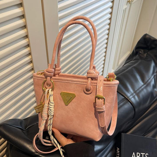 Damen Mini-Handtasche mit edlen Details und praktischem Umhängeriemen | Nord Taschen