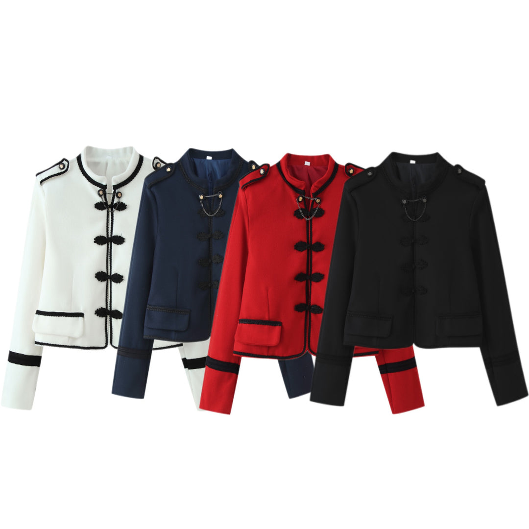 Damen Kurzblazer mit Stehkragen, Zierknoten und Schulterklappen Nord Taschen