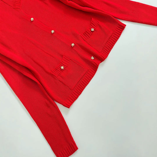Damen Feiner Strick-Cardigan mit Zierknöpfen, Rundhalsausschnitt und aufgesetzten Taschen Nord Taschen