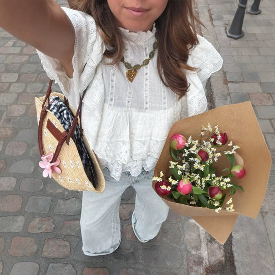 Damen Spitzenbluse im Cropped-Volantstil mit Stehkragen und Lagenrüschen Nord Taschen