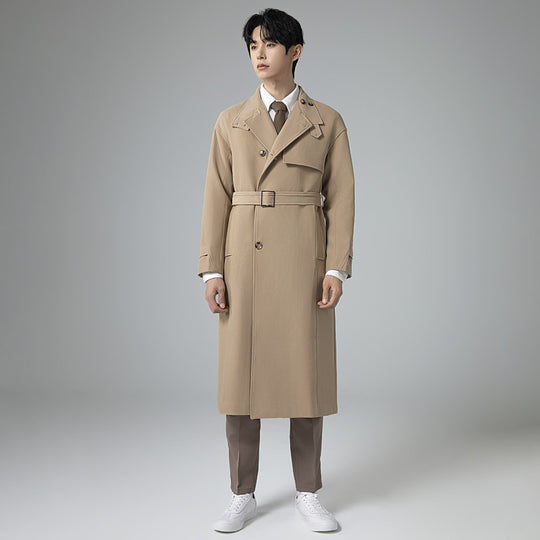 Herren Langer moderner Trenchcoat aus leichtem Twill mit verdeckter Knopfleiste und Taillenriegel Nord Taschen