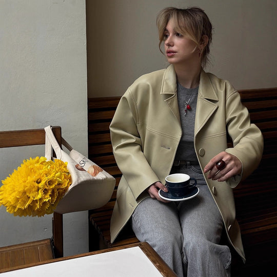 Damen Boxy Oversize Blazerjacke aus veganem Lederimitat mit überschnittener Schulter Nord Taschen