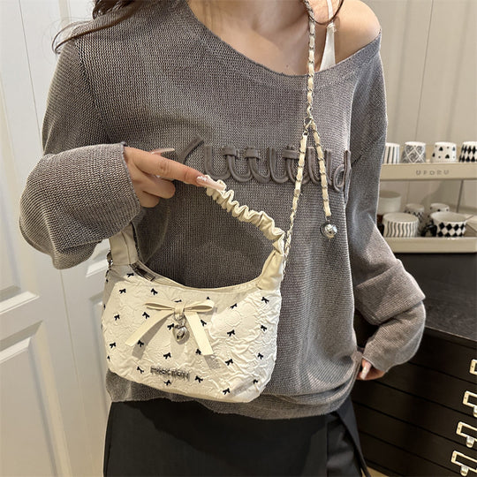 Damen modische Umhängetasche mit raffinierter Schleifen- und Metallanhänger Nord Taschen