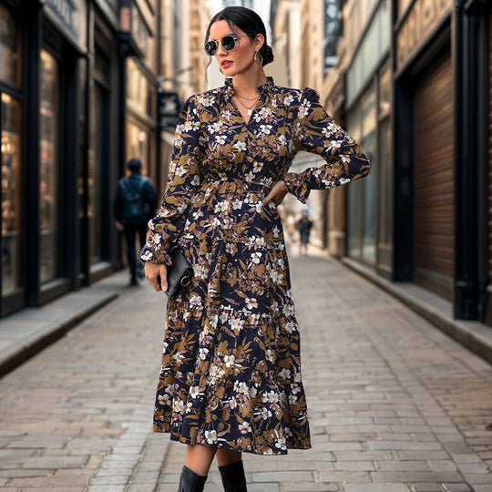 Damen Fließendes Blumen‑Midikleid mit V‑Ausschnitt, Smok‑Taillenband und Stufenrock Nord Taschen