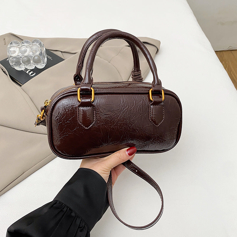 Damen stilvolle Handtasche mit niedlichem Anhänger Nord Taschen