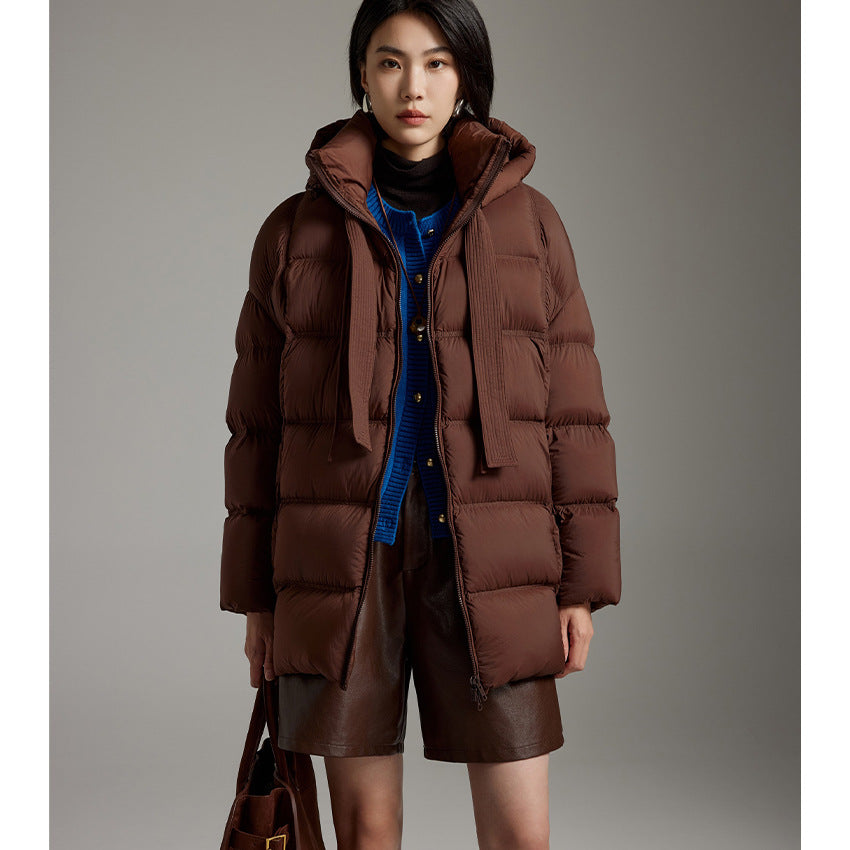 Damen Steppige wärmende Daunenjacke mit Kapuze und weiter Silhouette Nord Taschen