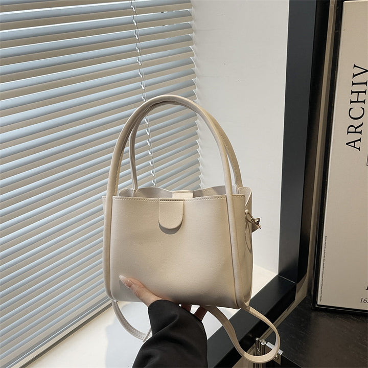 Damen elegante Mini-Handtasche mit praktischem Klappverschluss Nord Taschen