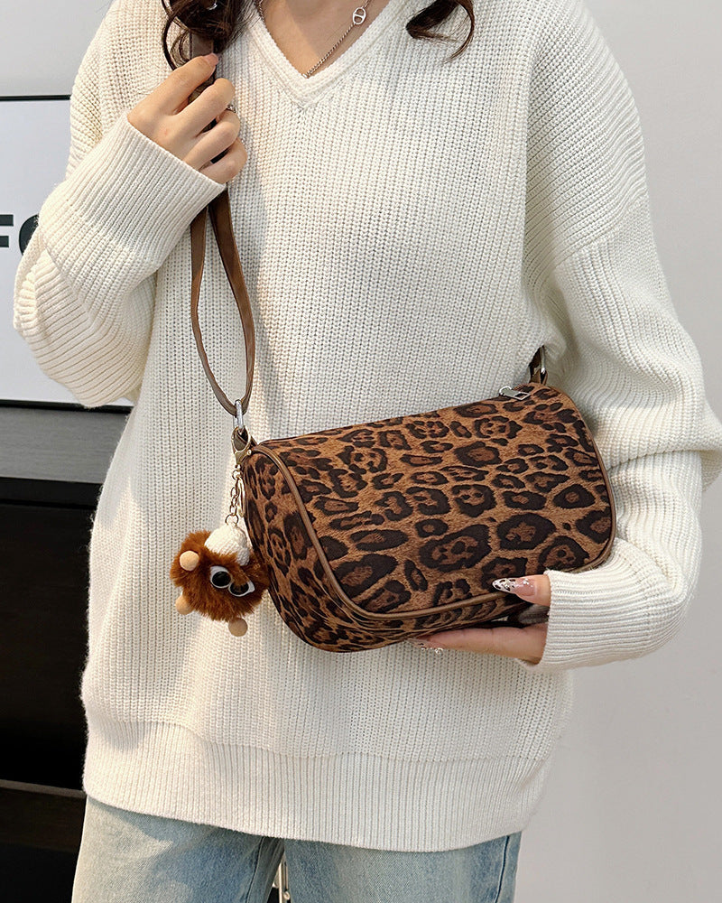 Damen Umhängetasche mit tierischem Design und praktischen Fächern Nord Taschen
