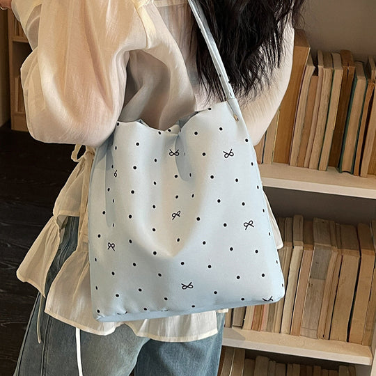 Damen Beuteltasche mit fröhlichem Punkten-Design Nord Taschen