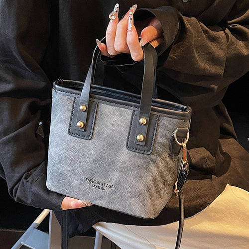 Damen Handtasche mit praktischem Innenraum und stilvollen Akzenten Nord Taschen