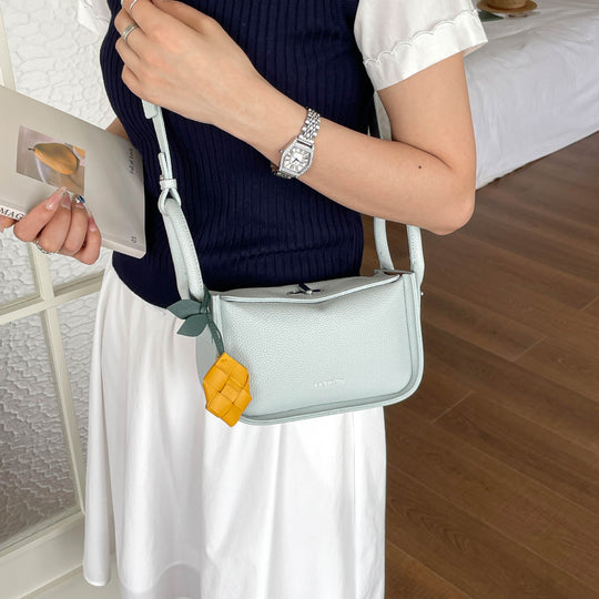 Damen Handtasche aus strukturiertem Kunstleder mit verstellbarem Trageriemen Nord Taschen